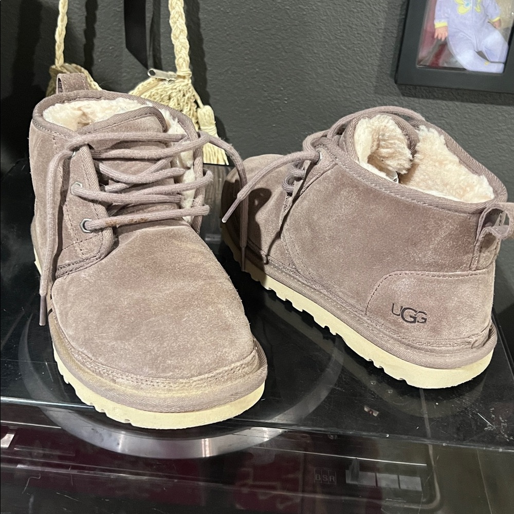 UGG, size 8, Suede Lace-Up Ankle Booties, sheepskin lining, worn once - Picture 1 of 11